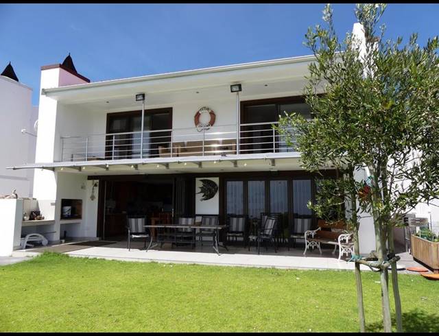 4 BEDROOM HOUSE FOR SALE IN HANNASBAAI